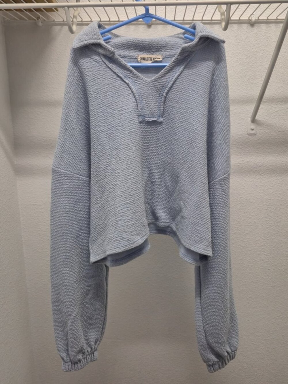 Charlotte Avery Light Blue V‑Neck Sweater – Long Sleeve Pullover